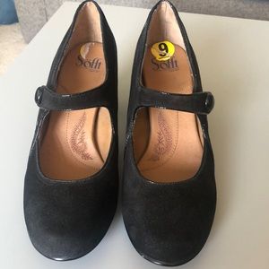 Sofft brand..black suede never worn, Size 9, 3 inch heels.